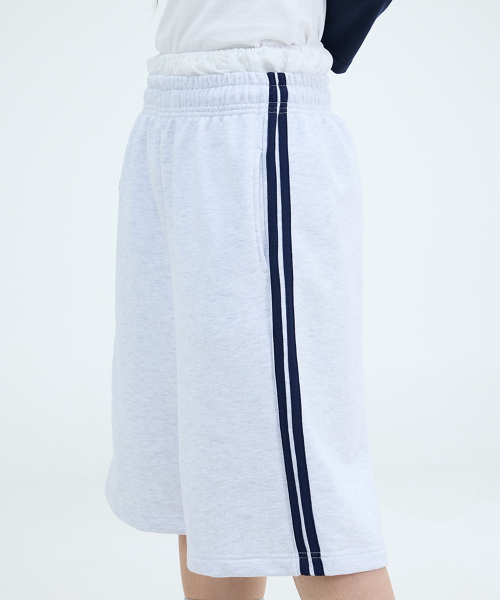 PORTERNA(ポルテナ)の「TRACK LINE BERMUDA SWEAT SHORTS-2COLOR(その他パンツ・レディース・ネイビー/ホワイト・OS)」の9枚目の写真