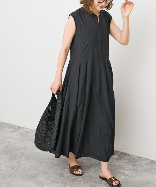 Spick & Span（スピックアンドスパン）の「《手洗い可 / 》C/Rボイルタックノースリーブワンピース（ワンピース・レディース・ホワイト系その他/ブラック/ブルー・36/38）」の7枚目の写真