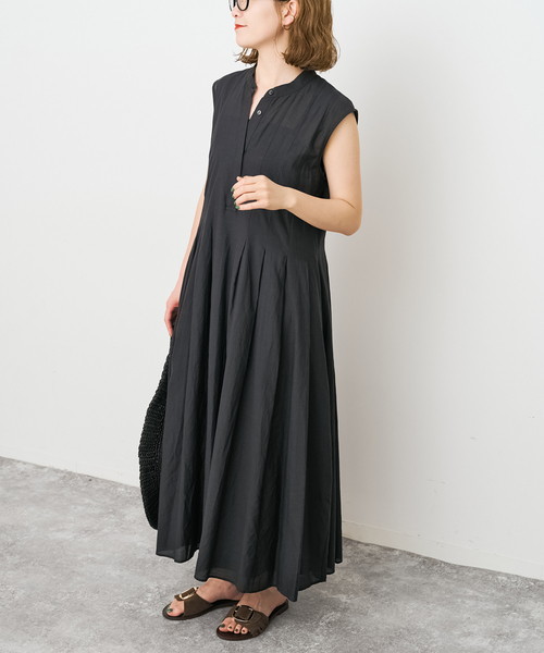 Spick & Span（スピックアンドスパン）の「《手洗い可 / 》C/Rボイルタックノースリーブワンピース（ワンピース・レディース・ホワイト系その他/ブラック/ブルー・36/38）」の8枚目の写真