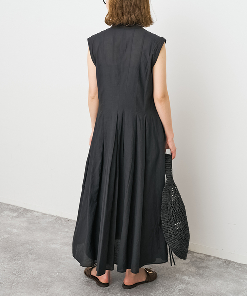 Spick & Span（スピックアンドスパン）の「《手洗い可 / 》C/Rボイルタックノースリーブワンピース（ワンピース・レディース・ホワイト系その他/ブラック/ブルー・36/38）」の11枚目の写真