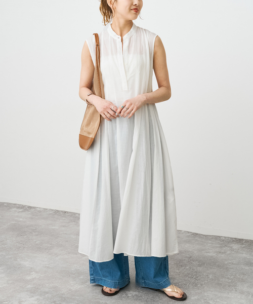 Spick & Span（スピックアンドスパン）の「《手洗い可 / 》C/Rボイルタックノースリーブワンピース（ワンピース・レディース・ホワイト系その他/ブラック/ブルー・36/38）」の12枚目の写真