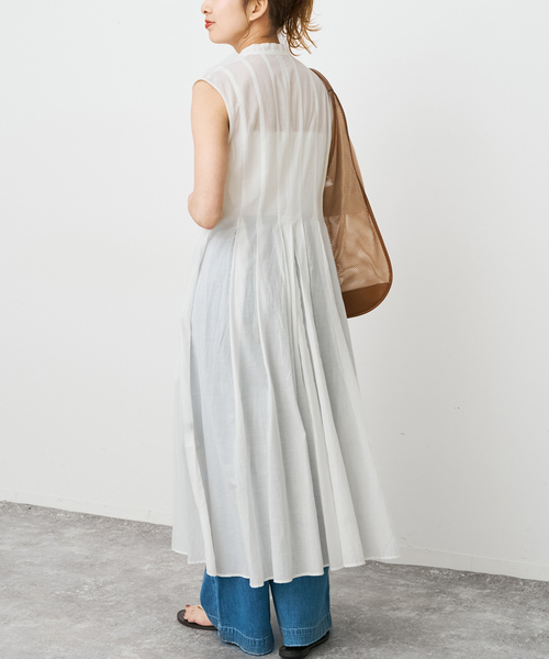 Spick & Span（スピックアンドスパン）の「《手洗い可 / 》C/Rボイルタックノースリーブワンピース（ワンピース・レディース・ホワイト系その他/ブラック/ブルー・36/38）」の14枚目の写真