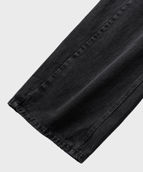 NONBLANK（ノンブランク）の「ガーメントダイカーブデニムパンツ_DARK GREY（デニムパンツ・メンズ・グレー・MEDIUM/LARGE/X-LARGE）」の6枚目の写真