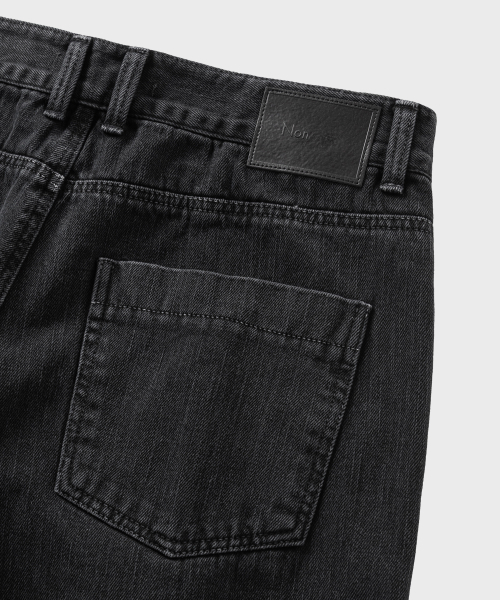 NONBLANK（ノンブランク）の「ガーメントダイカーブデニムパンツ_DARK GREY（デニムパンツ・メンズ・グレー・MEDIUM/LARGE/X-LARGE）」の7枚目の写真