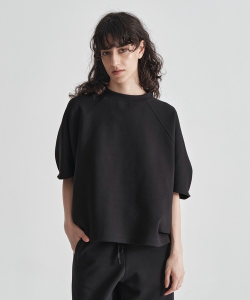 COGTHEBIGSMOKE（コグザビッグスモーク）の「【COGTHEBIGSMOKE/コグザビッグスモーク】HELLEN PENTAGON TOP/スウェットトップス（Tシャツ/カットソー・レディース・ブラック/グレー/オフホワイト・1）」の3枚目の写真