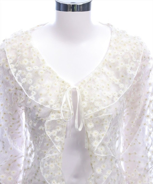 clear（クリア）の「フラワーレースカーディガン［骨格ウェーブ/シアー/刺繍/リボン］（カーディガン/ボレロ・レディース・オフホワイト・F）」の8枚目の写真