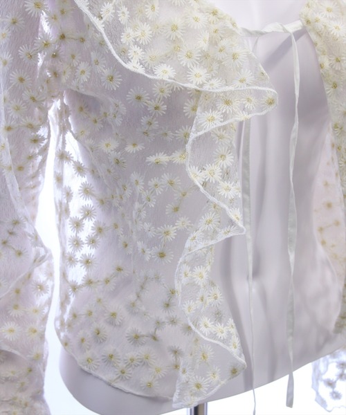 clear（クリア）の「フラワーレースカーディガン［骨格ウェーブ/シアー/刺繍/リボン］（カーディガン/ボレロ・レディース・オフホワイト・F）」の11枚目の写真