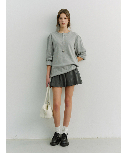 DUNST(ダンスト)の「UNISEX HENLEY-NECK T-SHIRT_UDTS6A109_MELANGE GREY(Tシャツ/カットソー・レディース・グレー・X-SMALL/SMALL/X-LARGE)」の2枚目の写真