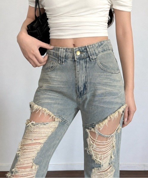 SHEENA(シーナ)の「カットアウトハイダメージデニムフレアパンツ(デニムパンツ・レディース・ライトブルー・L/M/S)」の7枚目の写真