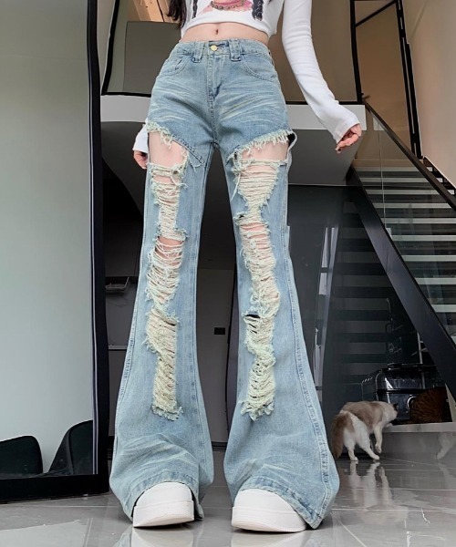 SHEENA(シーナ)の「カットアウトハイダメージデニムフレアパンツ(デニムパンツ・レディース・ライトブルー・L/M/S)」の13枚目の写真