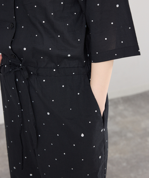 IENA(イエナ)の「別注 COUTURE D'ADAM/クチュールドアダム Tiered Jamp suit 26SS-278(つなぎ/オールインワン・レディース・ブラック・FREE)」の7枚目の写真