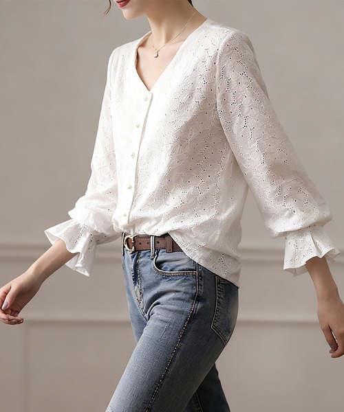 Doux Belle(ドゥーベル)の「Vネックレースブラウス(シャツ/ブラウス・レディース・ホワイト・X-LARGE/LARGE/MEDIUM)」の21枚目の写真