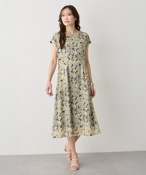 A/C DESIGN BY ALPHA CUBIC(エーシーデザインバイアルファキュービック)の「【Liberty】リバティプリントワンピース【大きいサイズあり】(ワンピース・レディース・ネイビー・11号/9号/13号/15号)」の3枚目の写真