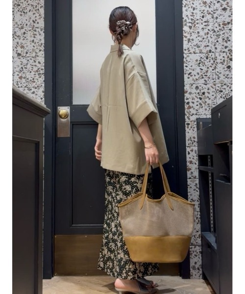 Te chichi(テチチ)の「麻調ハーフスリーブジャケット(ノーカラージャケット・レディース・グレー/ベージュ/ブラック・F)」の22枚目の写真