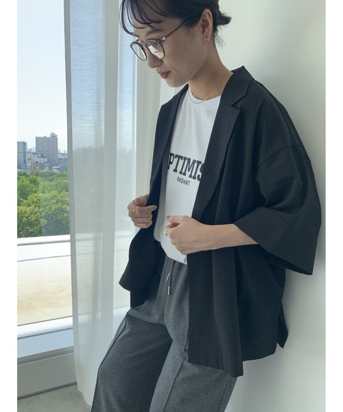 Te chichi(テチチ)の「麻調ハーフスリーブジャケット(ノーカラージャケット・レディース・グレー/ベージュ/ブラック・F)」の4枚目の写真