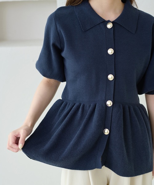 apres jour clair(アプレジュールクレア)の「【apres jour clair】イレヘムペプラムニット(Tシャツ/カットソー・レディース・アイボリー/ネイビー/サーモンピンク・X-LARGE/フリー)」の2枚目の写真