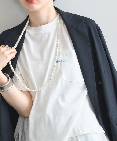 &. NOSTALGIA(アンドドットノスタルジア)の「Guau!刺繍Tシャツ(Tシャツ/カットソー・レディース・オフホワイト/ブラック・M)」の1枚目の写真