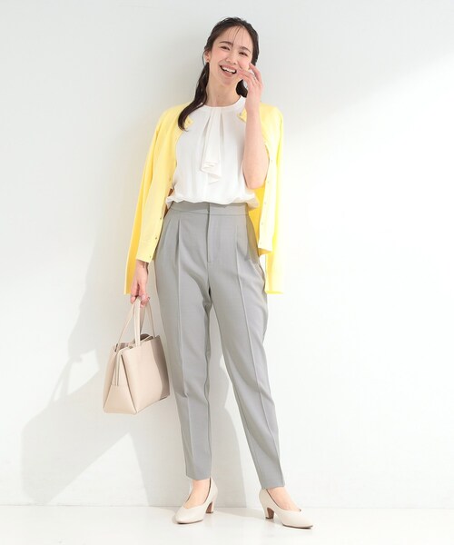 SHOO・LA・RUE（シューラルー）の「【ひんやり／UV／通勤】洗濯後しわになりにくい タックテーパードパンツ（その他パンツ・レディース・ネイビー/ベージュ/グレー・04/10/02/03/01）」の20枚目の写真