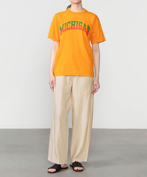 WHITESVILLE(ホワイツビル)の「WHITESVILLE | コットン天竺 プリントTシャツ WOMEN(Tシャツ/カットソー・レディース・グレー/イエロー系その他・S)」の3枚目の写真