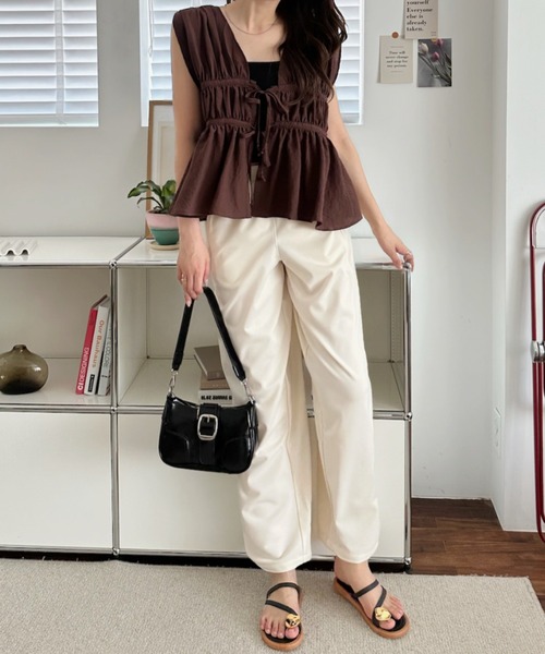 umune(ウムネ)の「シアーキャミソール ビスチェ 前リボン シャーリング ギャザー チュニック丈 袖なし 重ね着 レイヤード トップス フェミニン 夏(ベスト・レディース・グレー/オフホワイト/ブラウン・FREE)」の12枚目の写真