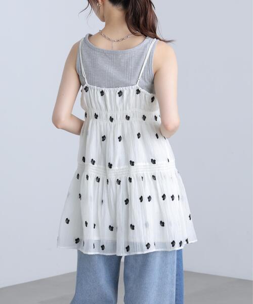 FREE'S MART（フリーズマート）の「◆ シアー小花刺繍シャーリングギャザーキャミワンピース（ワンピース・レディース・ブラック/ホワイト/ブルー・FREE）」の17枚目の写真
