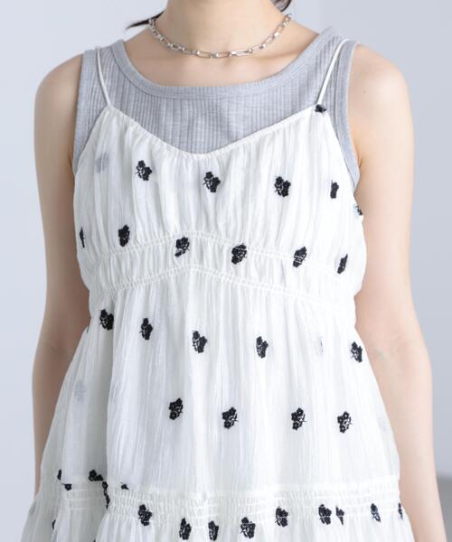 FREE'S MART（フリーズマート）の「◆ シアー小花刺繍シャーリングギャザーキャミワンピース（ワンピース・レディース・ブラック/ホワイト/ブルー・FREE）」の18枚目の写真