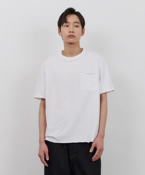 URBANSTOFF(アーバンストッフ)の「カットオフクロップボックスTシャツ(ホワイト)(Tシャツ/カットソー・レディース・その他・LARGE/MEDIUM)」の1枚目の写真