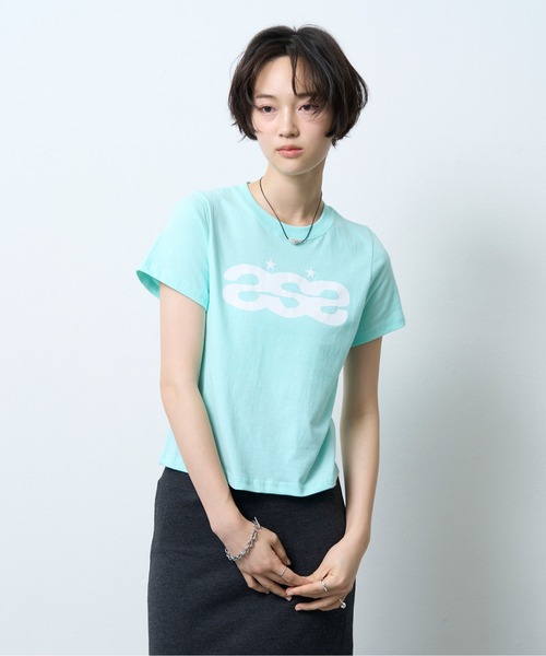 NUJOH(ヌゾ)の「Logo Crop Tee / ロゴクロップドTシャツ(Tシャツ/カットソー・レディース・ブラック/ミント/ホワイト・FREE)」の1枚目の写真