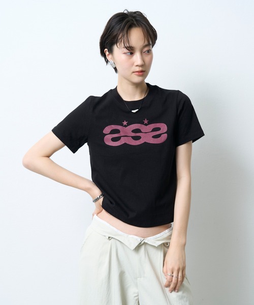 NUJOH(ヌゾ)の「Logo Crop Tee / ロゴクロップドTシャツ(Tシャツ/カットソー・レディース・ブラック/ミント/ホワイト・FREE)」の3枚目の写真