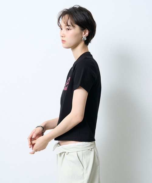 NUJOH(ヌゾ)の「Logo Crop Tee / ロゴクロップドTシャツ(Tシャツ/カットソー・レディース・ブラック/ミント/ホワイト・FREE)」の16枚目の写真