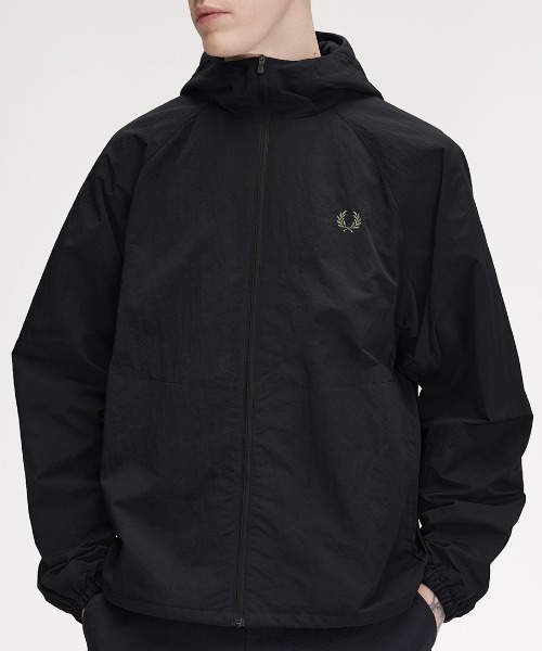 FRED PERRY(フレッドペリー)の「【先行予約受付中】Oversized Hooded Shell Jacket/オーバーサイズフードシェルジャケット(ブルゾン・メンズ・ブラック・L/S/M)」の7枚目の写真