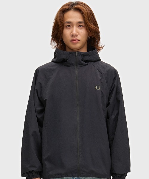 FRED PERRY(フレッドペリー)の「【先行予約受付中】Oversized Hooded Shell Jacket/オーバーサイズフードシェルジャケット(ブルゾン・メンズ・ブラック・L/S/M)」の5枚目の写真