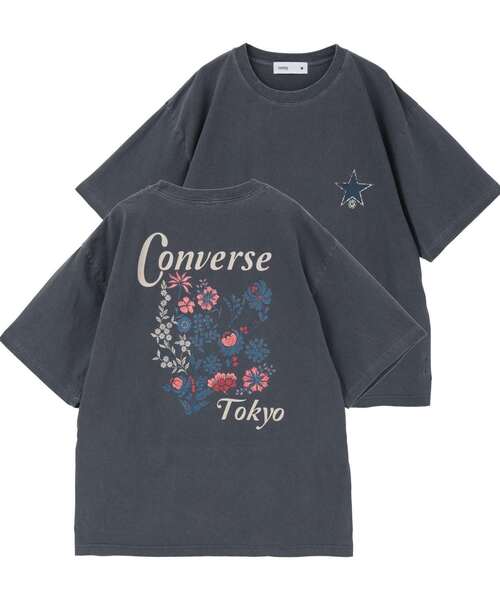 CONVERSE TOKYO（コンバーストウキョウ）の「BACK FLOWER PRINT TEE（Tシャツ/カットソー・レディース・レッド/ブルー/ブラック・MEDIUM/SMALL）」の3枚目の写真