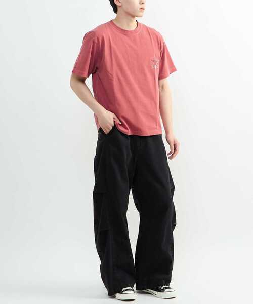 CONVERSE TOKYO（コンバーストウキョウ）の「BACK FLOWER PRINT TEE（Tシャツ/カットソー・レディース・レッド/ブルー/ブラック・MEDIUM/SMALL）」の5枚目の写真