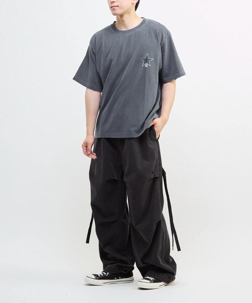 CONVERSE TOKYO（コンバーストウキョウ）の「BACK FLOWER PRINT TEE（Tシャツ/カットソー・レディース・レッド/ブルー/ブラック・MEDIUM/SMALL）」の7枚目の写真