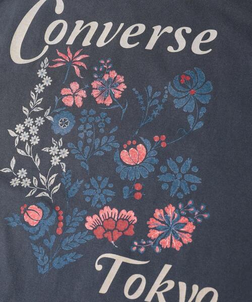 CONVERSE TOKYO（コンバーストウキョウ）の「BACK FLOWER PRINT TEE（Tシャツ/カットソー・レディース・レッド/ブルー/ブラック・MEDIUM/SMALL）」の19枚目の写真