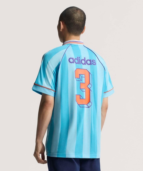 adidas（アディダス）の「ジャカード・ストライプ・ジャージー JCQUARD JERSEY / アディダスオリジナルス adidas Originals（Tシャツ/カットソー・メンズ・ブルー・SMALL/MEDIUM/LARGE/X-LARGE/XX-LARGE/X-SMALL/3XL）」の2枚目の写真