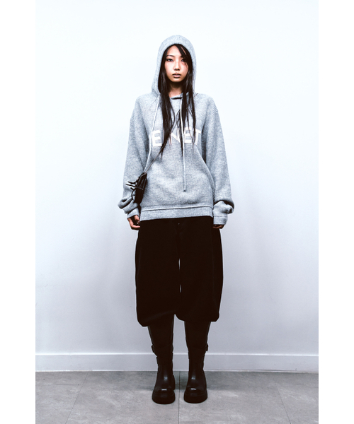 DEINET(ダイニット)の「BASIC LOGO KNIT HOODIE IN MELANGE GREY(ニット/セーター・レディース・その他・FREE)」の2枚目の写真