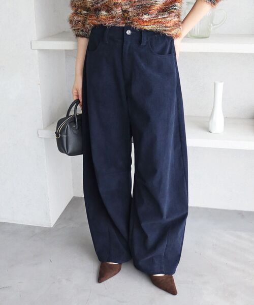 le.coeur blanc（ルクールブラン）の「コーデュロイカーブパンツ（その他パンツ・レディース・ネイビー/オフホワイト・38/36）」の4枚目の写真
