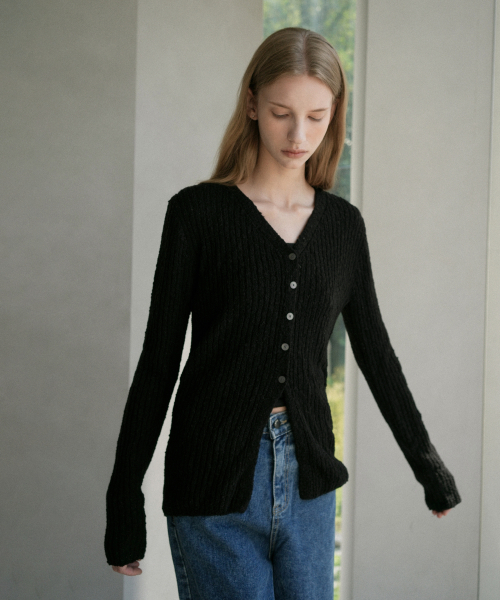 VLETI(ブレッティ)の「V-neck Ribbed Slim Knit Cardigan (black)(カーディガン/ボレロ・レディース・ブラック・FREE)」の2枚目の写真
