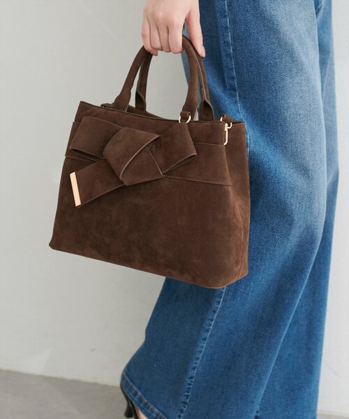 natural couture(ナチュラルクチュール)の「スエードリボンアイコンバッグ(ハンドバッグ・レディース・ベージュ/チャコールグレー/ボルドー/ブラウン・FREE)」の19枚目の写真