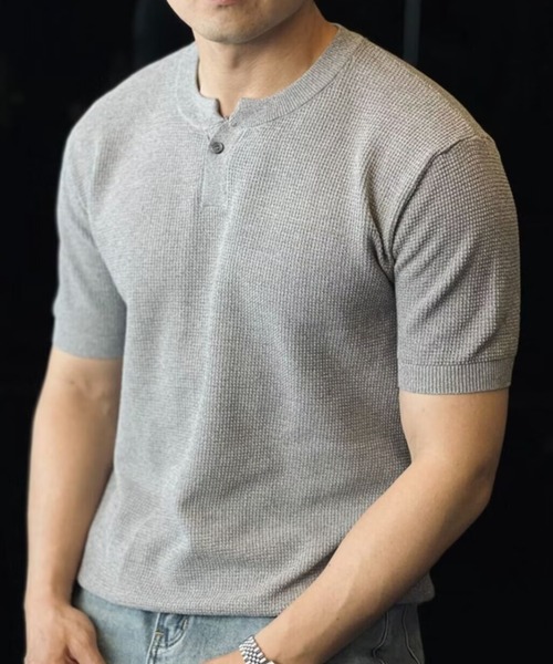 FreeZone(フリーゾーン)の「ワッフル編みヘンリーネック半袖サマーニット/メンズ(Tシャツ/カットソー・メンズ・グレー/ブラック/ホワイト・F)」の3枚目の写真