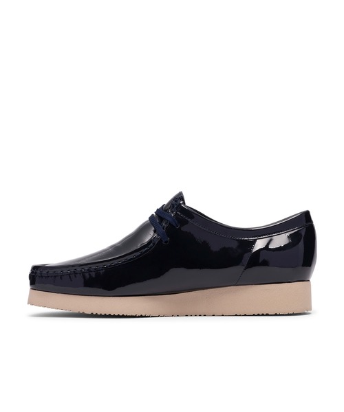 Clarks(クラークス)の「WALLABEE 2604 NAVY PATENT(スニーカー・メンズ・ブラック・25.5cm/27.0cm)」の5枚目の写真