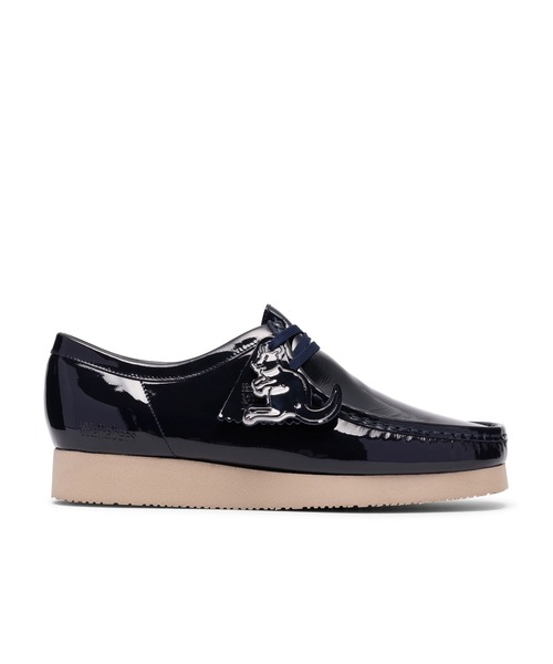 Clarks(クラークス)の「WALLABEE 2604 NAVY PATENT(スニーカー・メンズ・ブラック・25.5cm/27.0cm)」の3枚目の写真