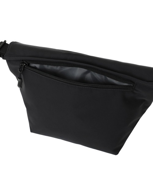 Manhattan Portage（マンハッタンポーテージ）の「NYLON MESSENGER BAG (XS) BP W/DIV MGNT TUSSAH PVC NEUES（メッセンジャーバッグ・メンズ・ブラック・X-SMALL）」の8枚目の写真