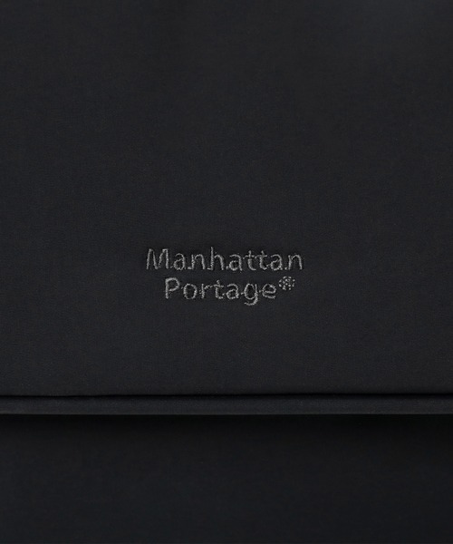 Manhattan Portage（マンハッタンポーテージ）の「NYLON MESSENGER BAG (XS) BP W/DIV MGNT TUSSAH PVC NEUES（メッセンジャーバッグ・メンズ・ブラック・X-SMALL）」の12枚目の写真