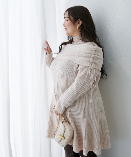 SMILE LAND(スマイルランド)の「<大きいサイズ>【らめちゃんコラボ】2Wayドロストニットワンピース(ワンピース・レディース・ピンクベージュ/グレー・4L/3L/LL/L/5L)」の12枚目の写真