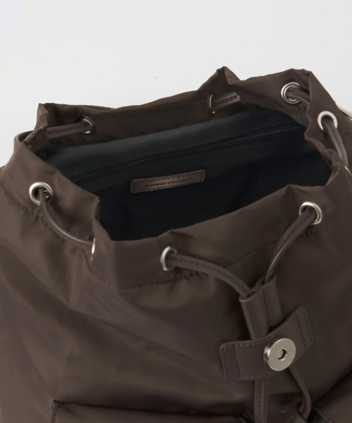 MUSINSA STANDARD WOMAN（ムシンサスタンダードウーマン）の「ウィメンズナイロンフラップミニバックパック[ブラウン]（バックパック/リュック・レディース・その他・F）」の6枚目の写真