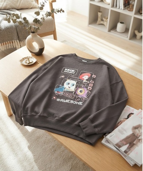 Disney(ディズニー)の「【DISNEY/ディズニー】トイ・ストーリー キャラクタープリント裏毛クルーネックスウェット(WIDEシルエット)(スウェット・レディース・ワインレッド/杢グレー/スミクロ/オートミール・LARGE/MEDIUM)」の1枚目の写真
