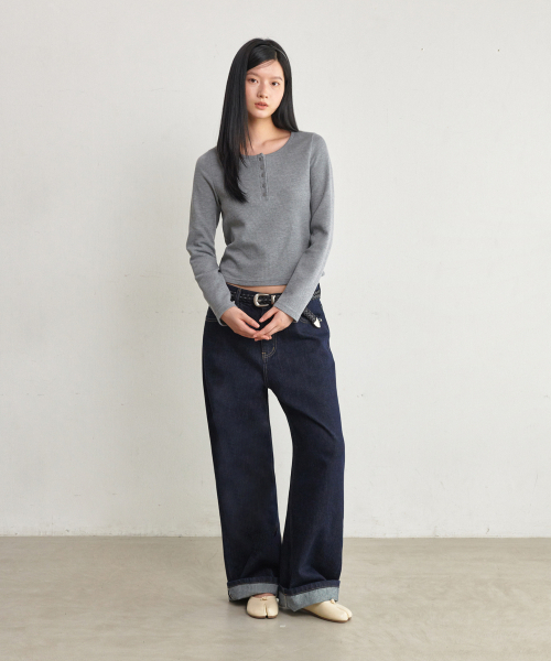 GLW（ジーエルダブリュ）の「[w] ステディワッフルスリムヘンリーネックTシャツグレー（Tシャツ/カットソー・レディース・その他・FREE）」の3枚目の写真